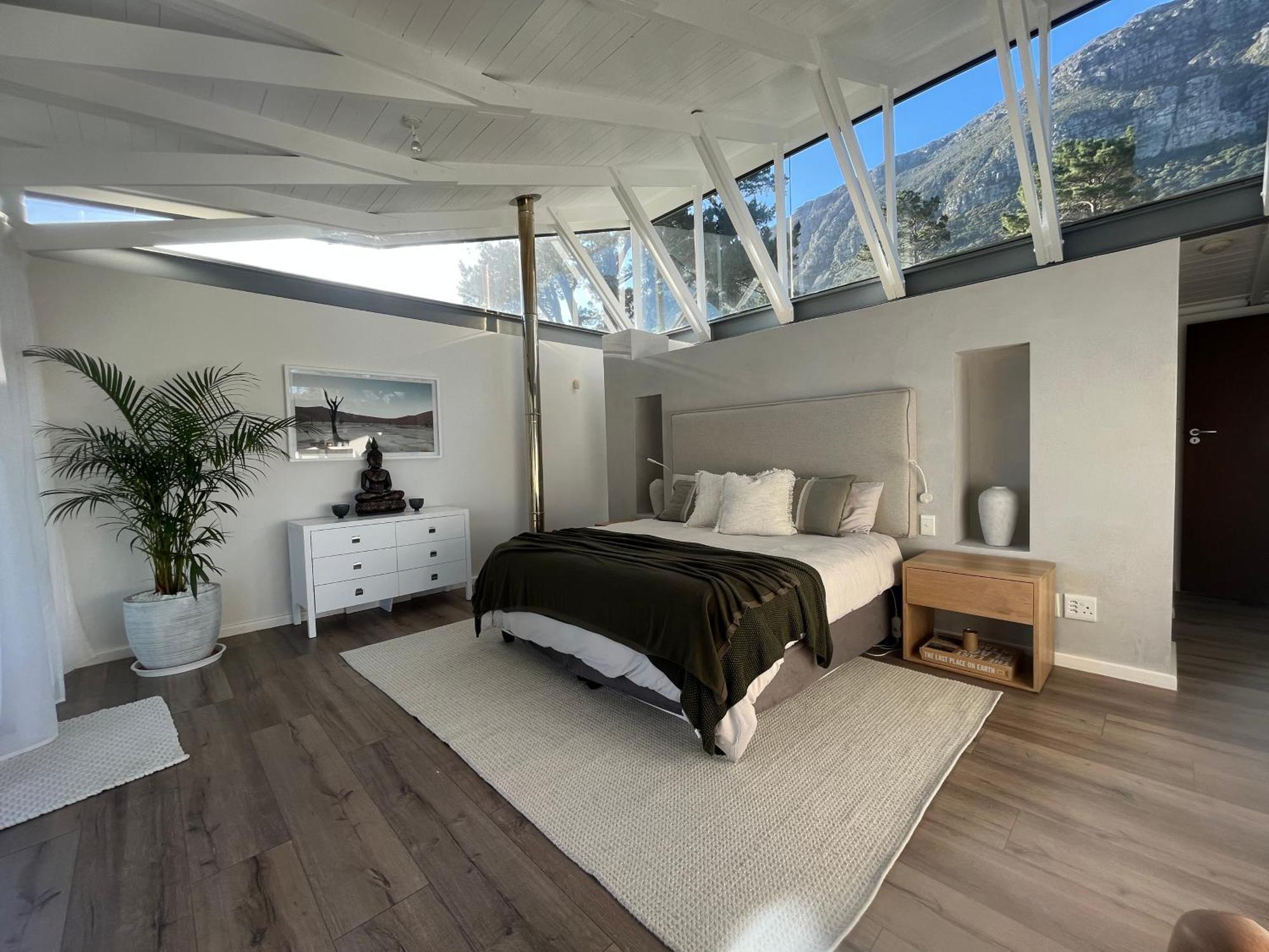 Designer Family With Views In Secure Estate * Cape Town