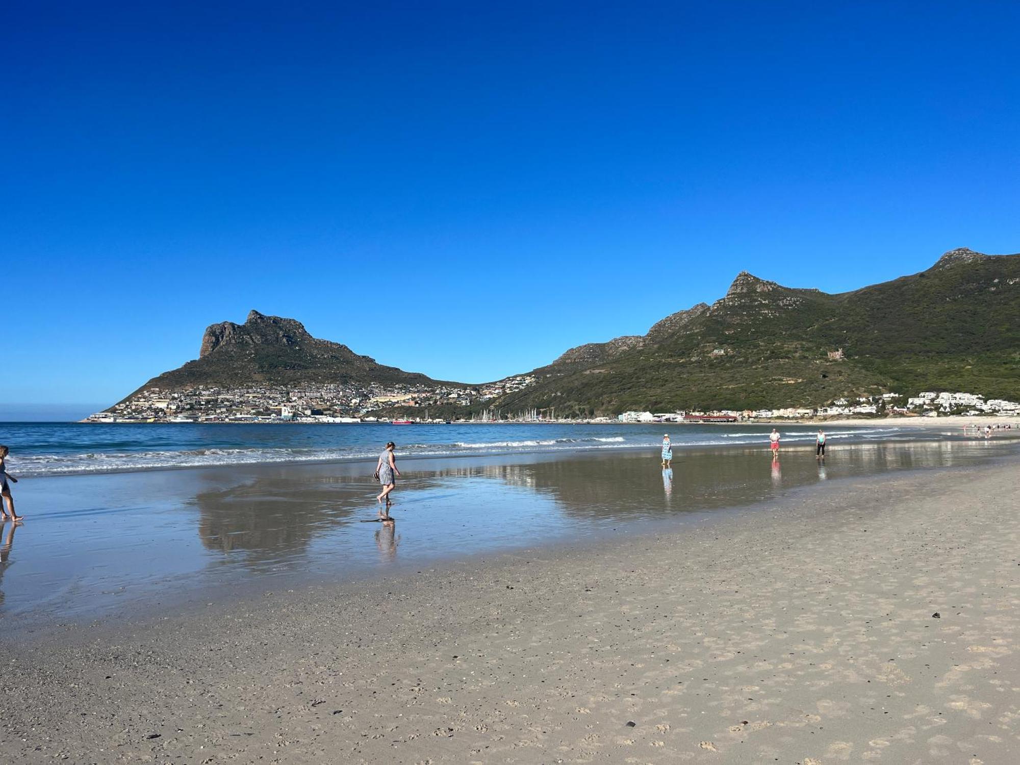 Designer Family With Views In Secure Estate * Cape Town